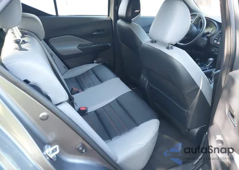 2023 Nissan Kicks Sr z USA, uszkodzony, nr VIN 3N1CP5DV2PL575163